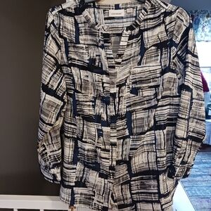 Avenue  Women's Black and White Top